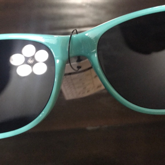 Teal Wayfarer Sunglasses - Picture 4 of 4